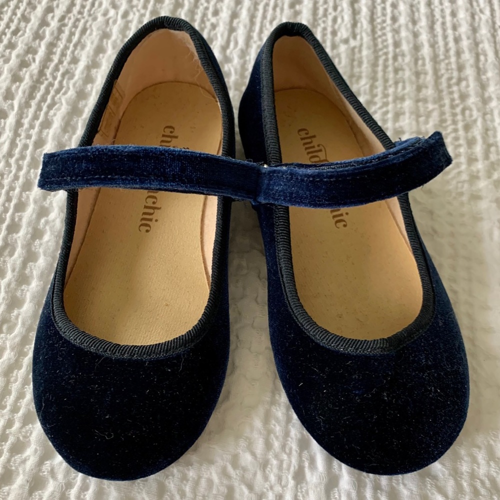 Navy blue Mary Jane shoes by Childrenchic